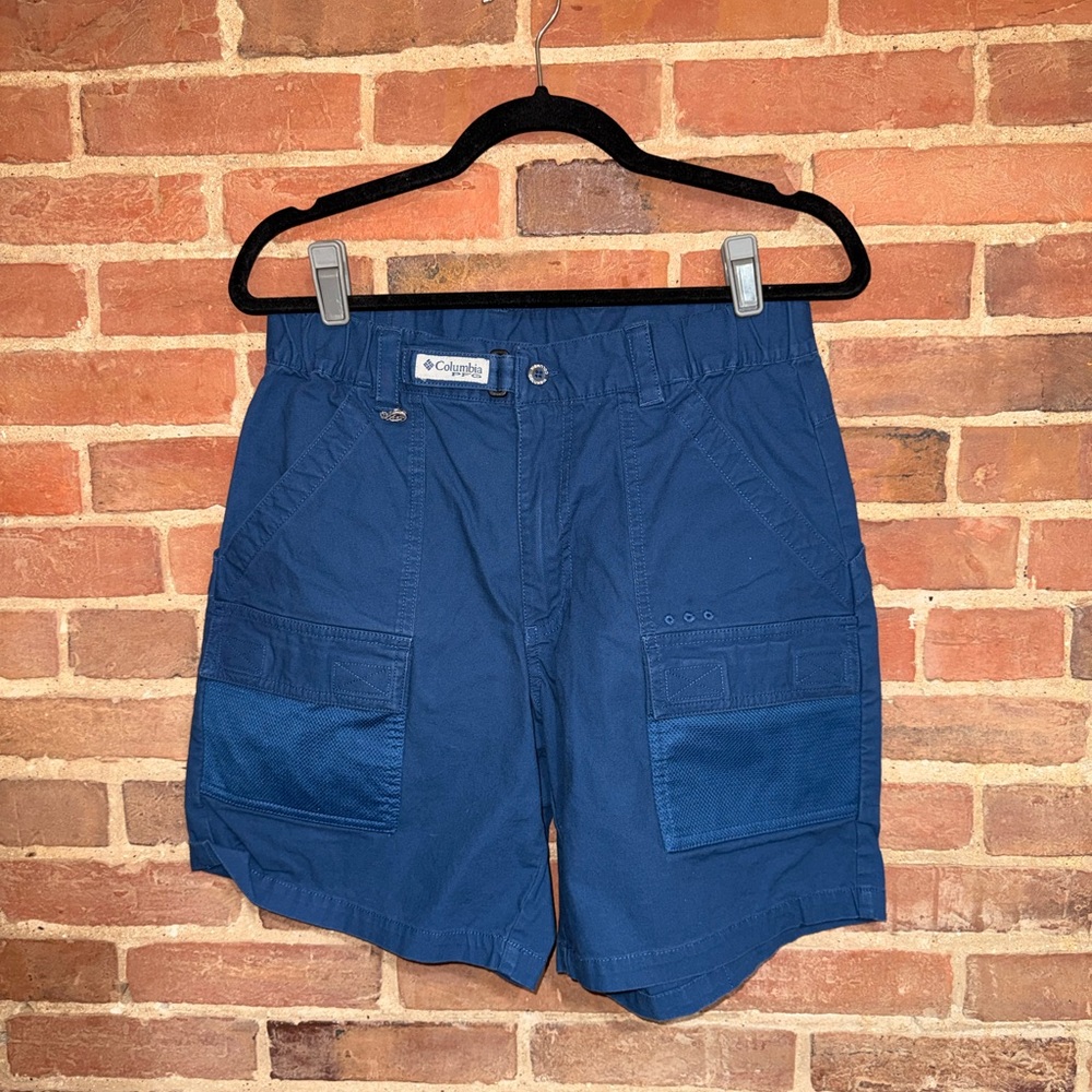 Columbia Women’s Blue Cargo Shorts with Multiple‎ Pockets